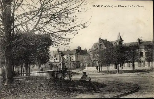 Ak Mouy Oise, Place de la Gare