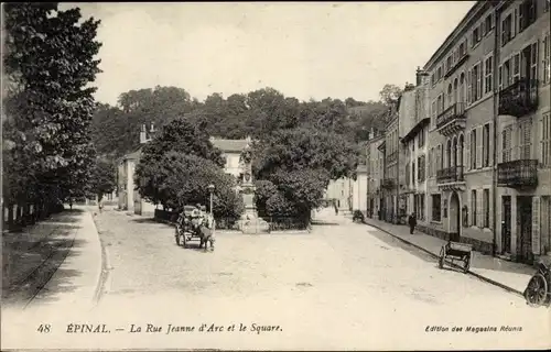 Ak Épinal Vosges, La Rue Jeanne d'Arc et le Square