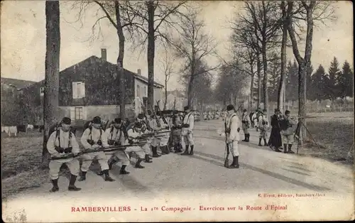 Ak Rambervillers Vosges, La 1re Compagnie, Exercices sur la Route d'Épinal