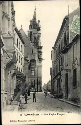 Ak Compiègne Oise, Rue Eugene Floquet, eglise