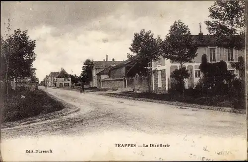 Ak Trappes Yvelines, La Distillerie