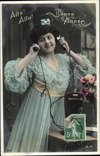 Ak Glückwunsch Neujahr, Frau am Telefon, Portrait