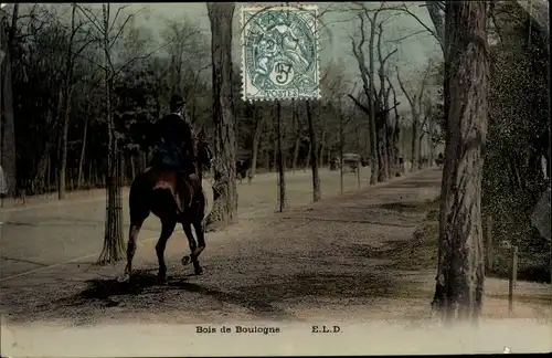 Ak Paris Passy, Bois de Boulogne, Reiterin auf ihrem Pferd