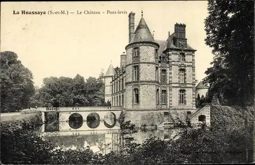 Ak La Houssaye Seine et Marne, Le Chateau, Pont levis