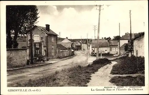 Ak Gironville Essonne, La Grande Rue et l'Entrée du Château