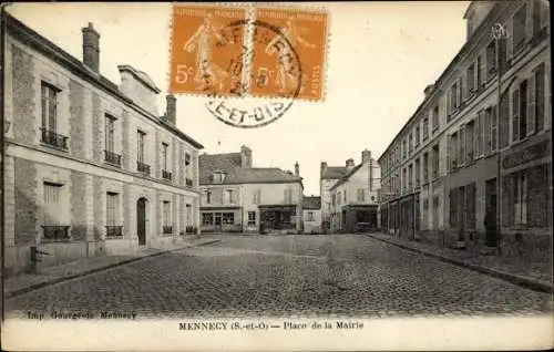 Ak Mennecy Essonne, Place de la Mairie