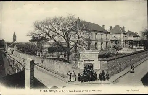 Ak Mennecy Essonne, Les Écoles et Rue de l'Arcade