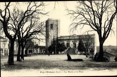 Ak Puy l'Eveque Lot, Mairie et la Place