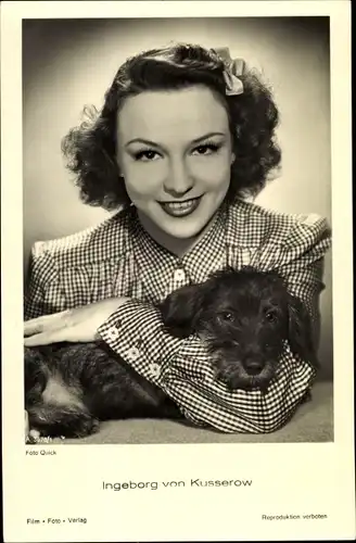 Ak Schauspielerin Ingeborg von Kusserow mit kleinem Hund