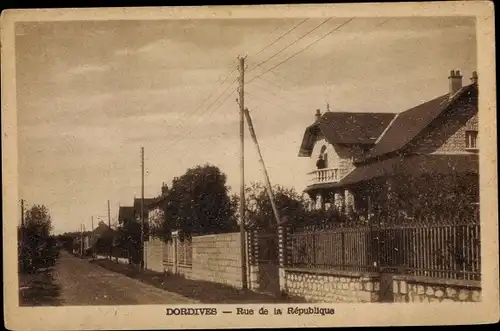 Ak Dordives Loiret, Rue de la Republique