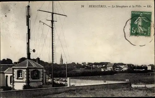 Ak Bernières sur Mer Calvados, Le Sémaphore et la Ville