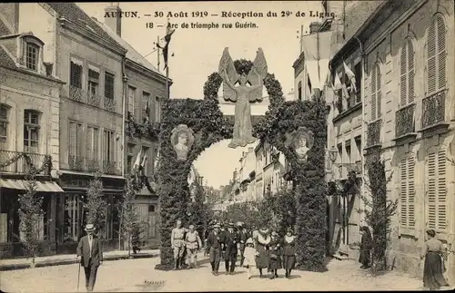 Ak Autun Saône et Loire, Arc de triomphe rue Guerin, 30 Aout 1919, Reception du 29e de Ligne