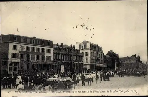 Ak Berck Plage Pas de Calais, Entonnoir, cote nord, Procession se rendant à la Bénédiction de la Mer