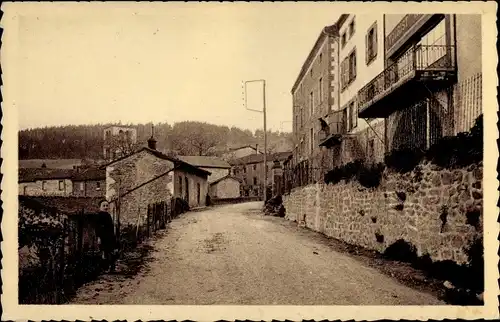 Ak Saint Bonnet le Courreau Loire, Arrivee par Boen, maisons