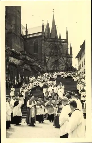 Foto Ak Erfurt in Thüringen, Religiöse Prozession, Domstufen, Geistliche