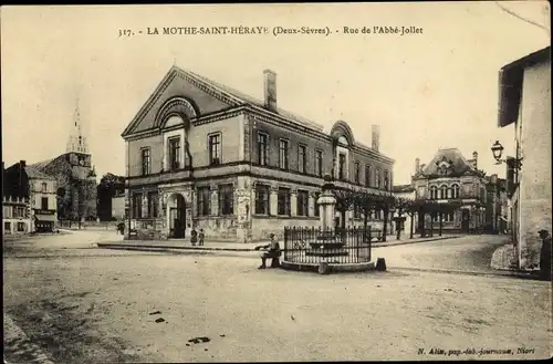 Ak La Mothe Saint Héray Deux Sèvres, Rue de l'Abbé Jollet, fontaine, bâtiment