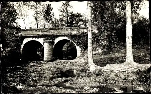Ak Le May sur Evre Maine et Loire, Le Pont