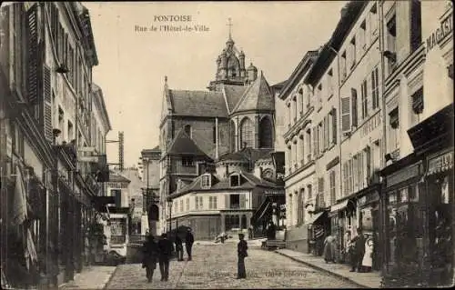 Ak Pontoise Val d'Oise, Rue de l'Hotel de Ville