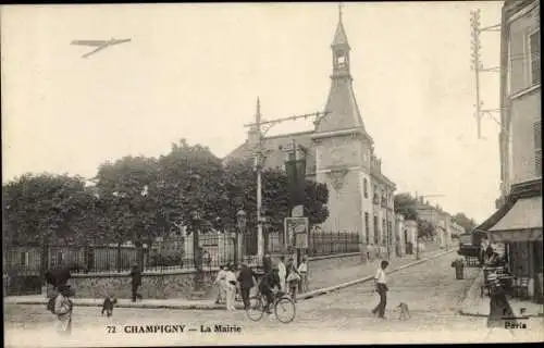Ak Champigny sur Marne Val de Marne, La Mairie, Aéroplane