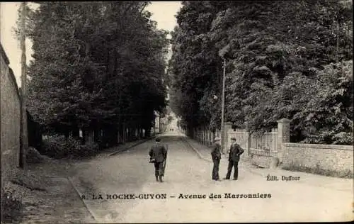 Ak La Roche Guyon Val d'Oise, Avenue des Marronniers