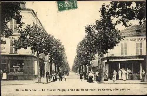 Ak La Garenne Hauts-de-Seine, La Rue de l'Aigle, prise du Rond Point du Centre, Coté gauche