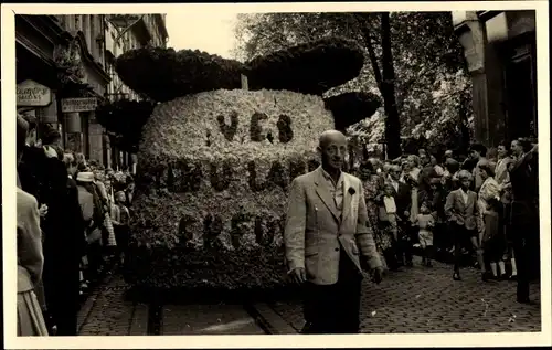 Foto Ak Erfurt in Thüringen, Festumzug, Blumentage, Blumenfest 50er Jahre