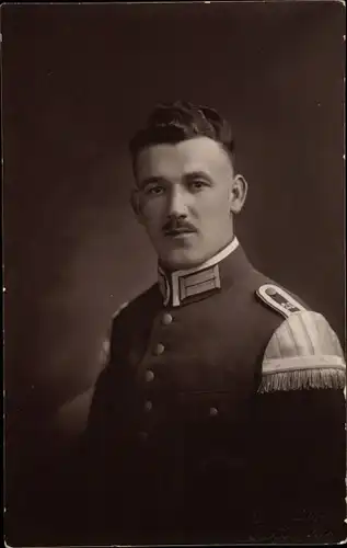 Foto Ak Regensburg, Deutscher Soldat in Uniform, Schulterklappe 20, Herr Stüber Freund