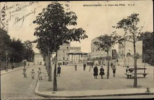 Ak Bois Colombes Hauts-de-Seine, Place des Fetes