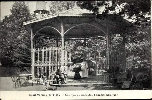 Ak Saint Yorre Allier, Une vue du parc des Sources Guerrier