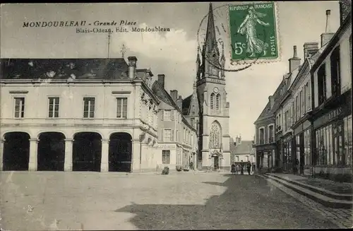 Ak Mondoubleau Loir-et-Cher, Grande Place, église