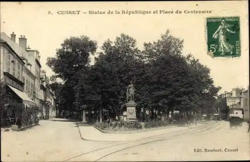 Ak Cusset Allier, Statue de la République et Place du Centenaire