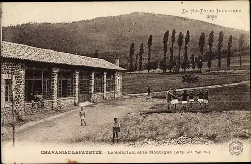 Ak Chavaniac Lafayette Haute Loire, Le Solarium et la Montagne Lata