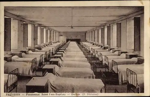 Ak Pelussin Loire, Pensionnat Saint Jean Baptiste, Dortoir, 2e division