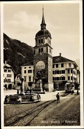 Ak Altdorf Kt. Uri Schweiz, Dorfplatz mit Tell Denkmal