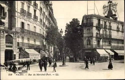 Ak Vichy Allier, Rue du Maréchal Foch