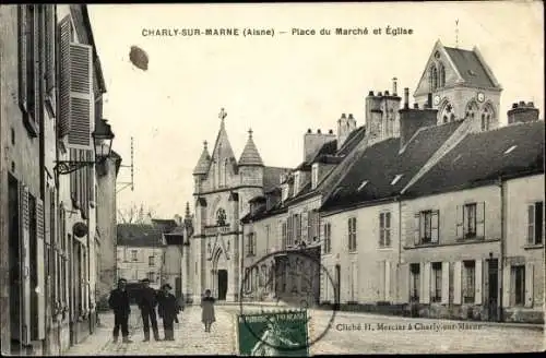 Ak Charly sur Marne Aisne, Place du Marché et Église