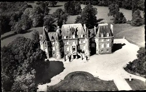 Ak Damville Eure, Chateau de Coulonges, Fliegeraufnahme