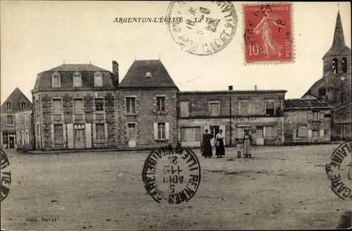 Ak Argenton l'Église Deux Sèvres, La Place