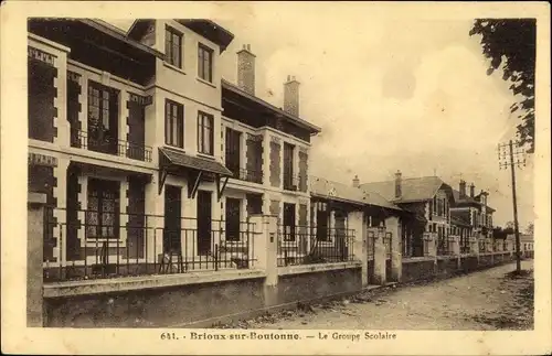 Ak Brioux sur Boutonne Deux Sèvres, Le Groupe Scolaire
