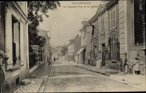 Ak Vaucresson, La Grande Rue et la Mairie