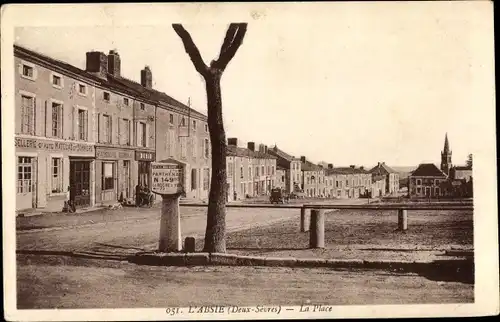 Ak L'Absie Deux Sèvres, La Place