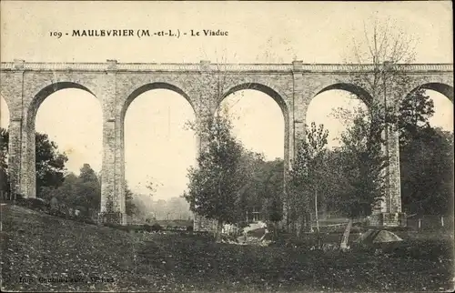 Ak Maulevrier Maine et Loire, Le Viaduc, Viadukt