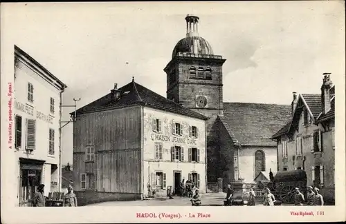 Ak Hadol Vosges, La Place, eglise, Maison Jeanne d'Arc