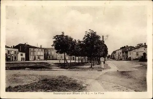 Ak Beauvoir sur Niort Deux Sèvres, La Place