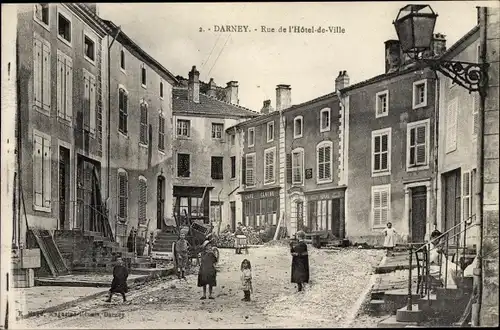 Ak Darney Vosges, Rue de l'Hotel de Ville