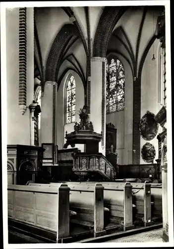 Ak Hamburg, Jakobikirche, Schrägblick durch die Schiffe auf die Kanzel