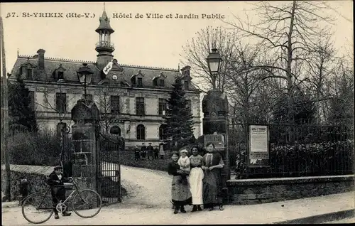 Ak St. Yrieix Haute Vienne, Hotel de Ville et Jardin Public