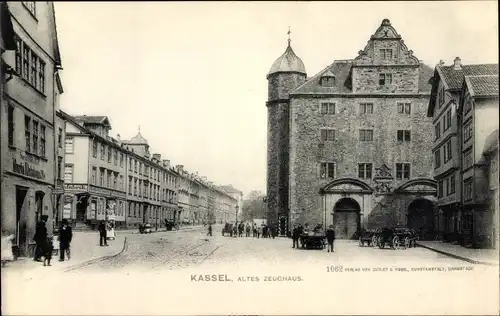 Ak Kassel in Hessen, Altes Zeughaus, Straßenpartie