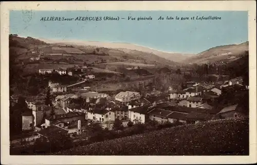 Ak Allières sur Azergues Rhône, Vue générale, Au loin la gare et Lafeuilletière