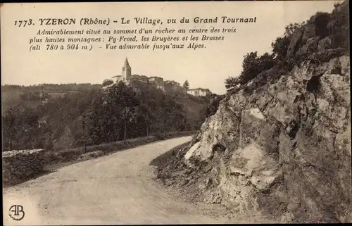 Ak Yzeron Rhône, Le Village, vu du Grand Tournant